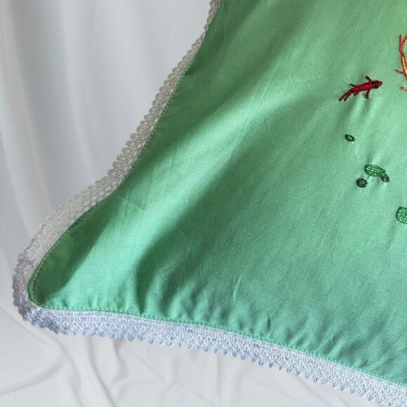 Vtg MCM Embroidered Green Silk Rose Koi Pond Lace Set Of Two Pillowcases Shams - Picture 11 of 12